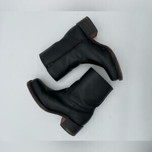 FRYE Short campus zipper boots size 5.5 zip up shortie